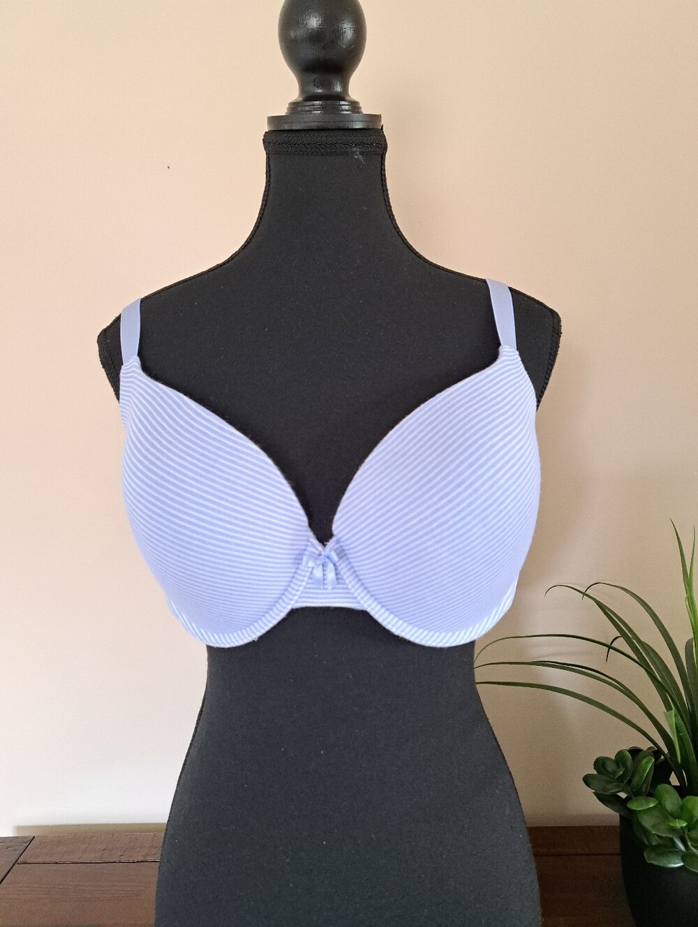La Vie En Rose Light Blue Striped Bra Womens Size 38DD Underwire Padded